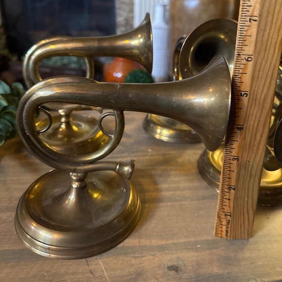 Set  of 5 Vintage Brass Horns. Hanging Wall Decor - Picture 5 of 9